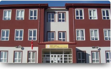 Ilgın Fakı Yapı Mesleki ve Teknik Anadolu Lisesi Fotoğrafı